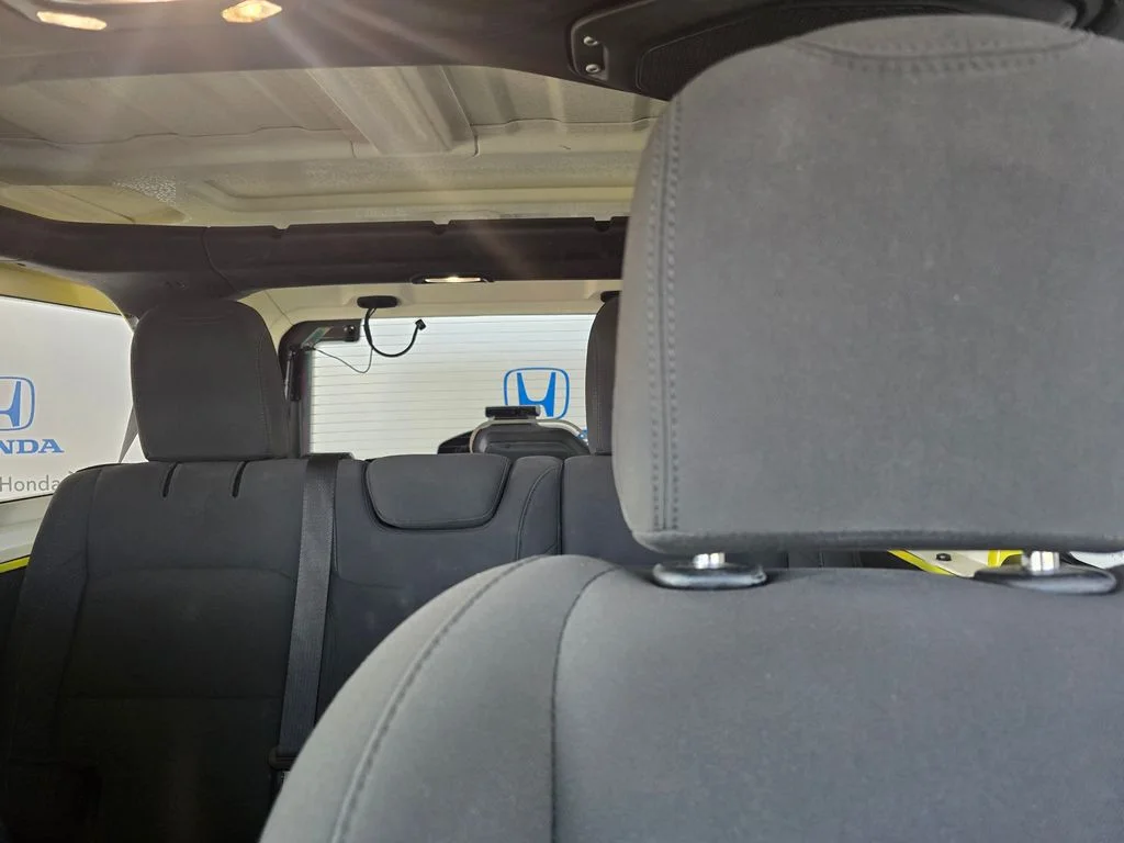 Used 2023 Yellow Jeep Sport S image 9