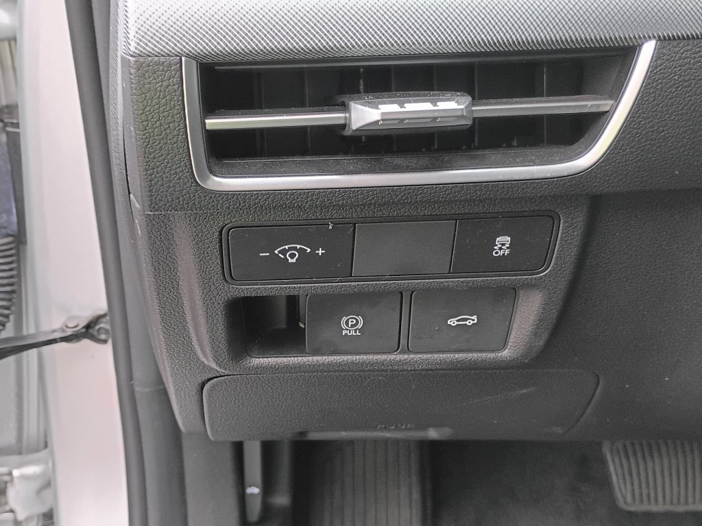 2025 Hyundai Sonata SEL - Photo 17