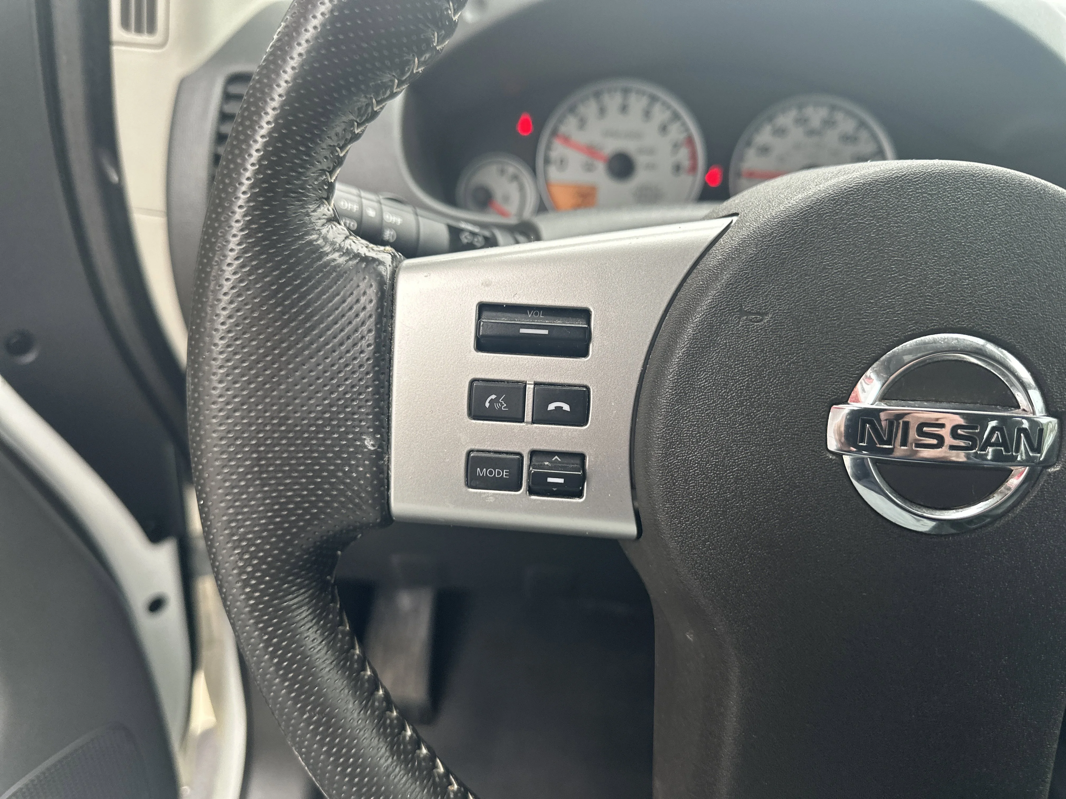 Used 2020 Glacier White Nissan PRO-4X image 13