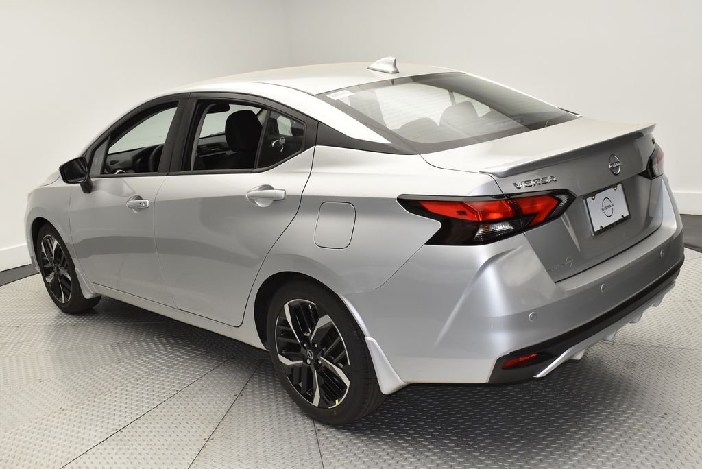 2025 Nissan Versa Sedan SR - Photo 7