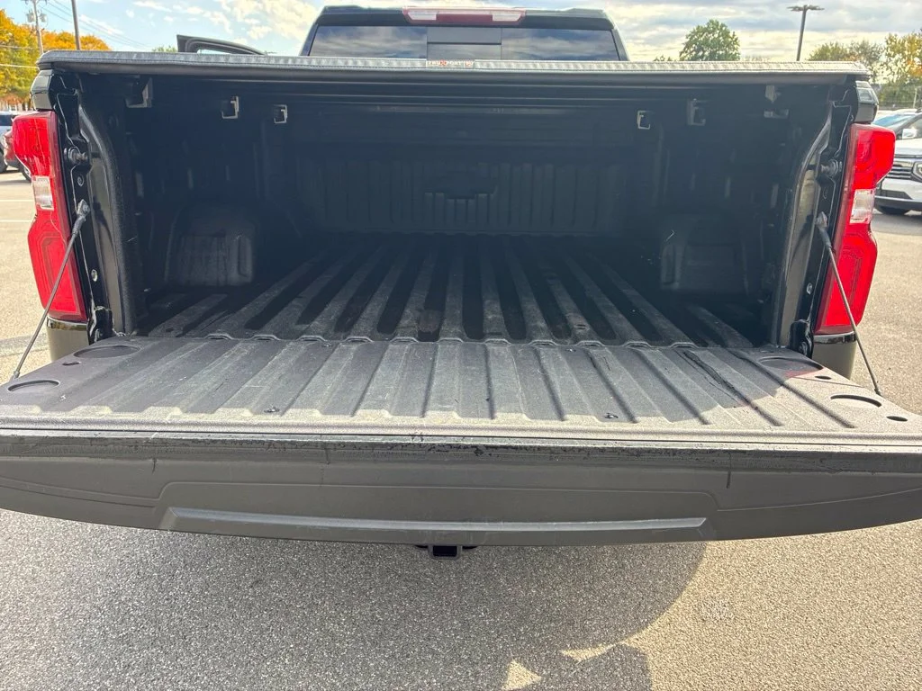 Used 2019 BLACK Chevrolet RST image 39