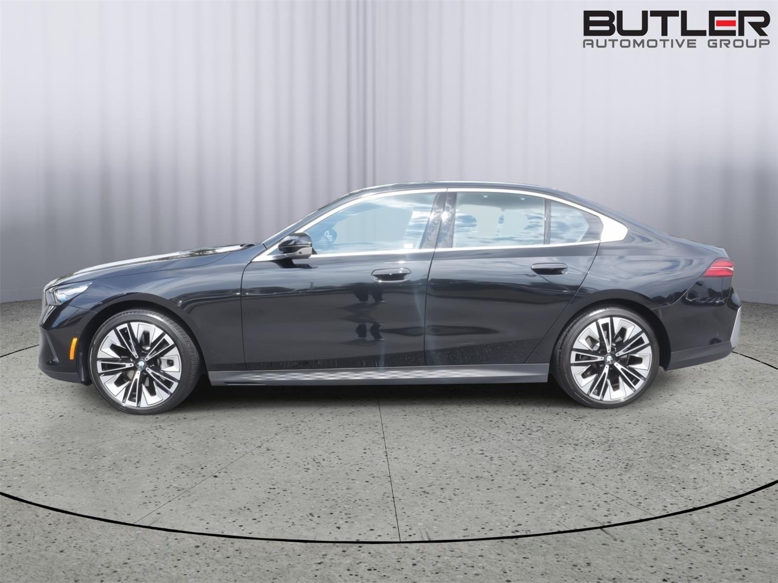 Used 2025 Black Sapphire Metallic BMW 530i xDrive image 3