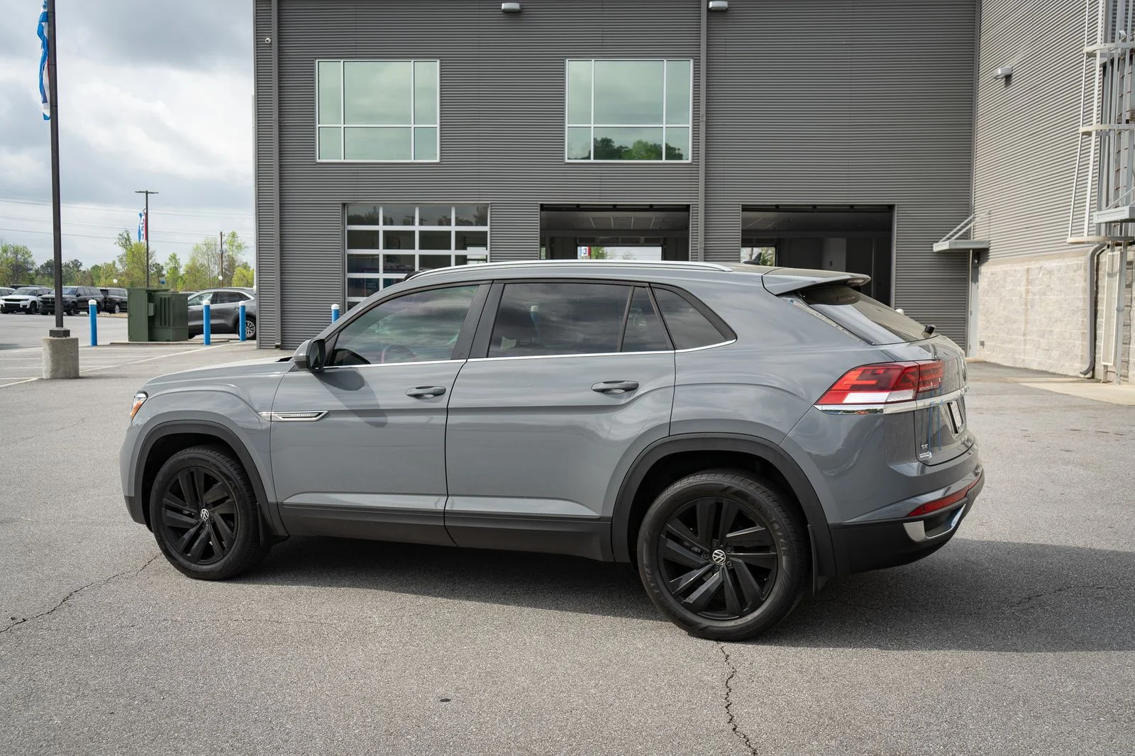 Used 2022  Volkswagen 2.0T SE w/Technology image 7
