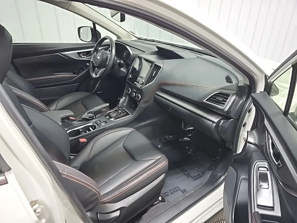 Used 2023 Crystal White Pearl Subaru Limited image 16