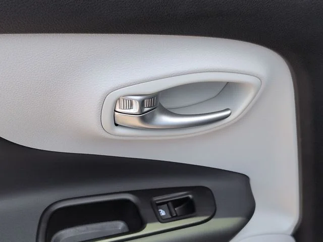 Used 2022 Gray Jeep Limited image 27