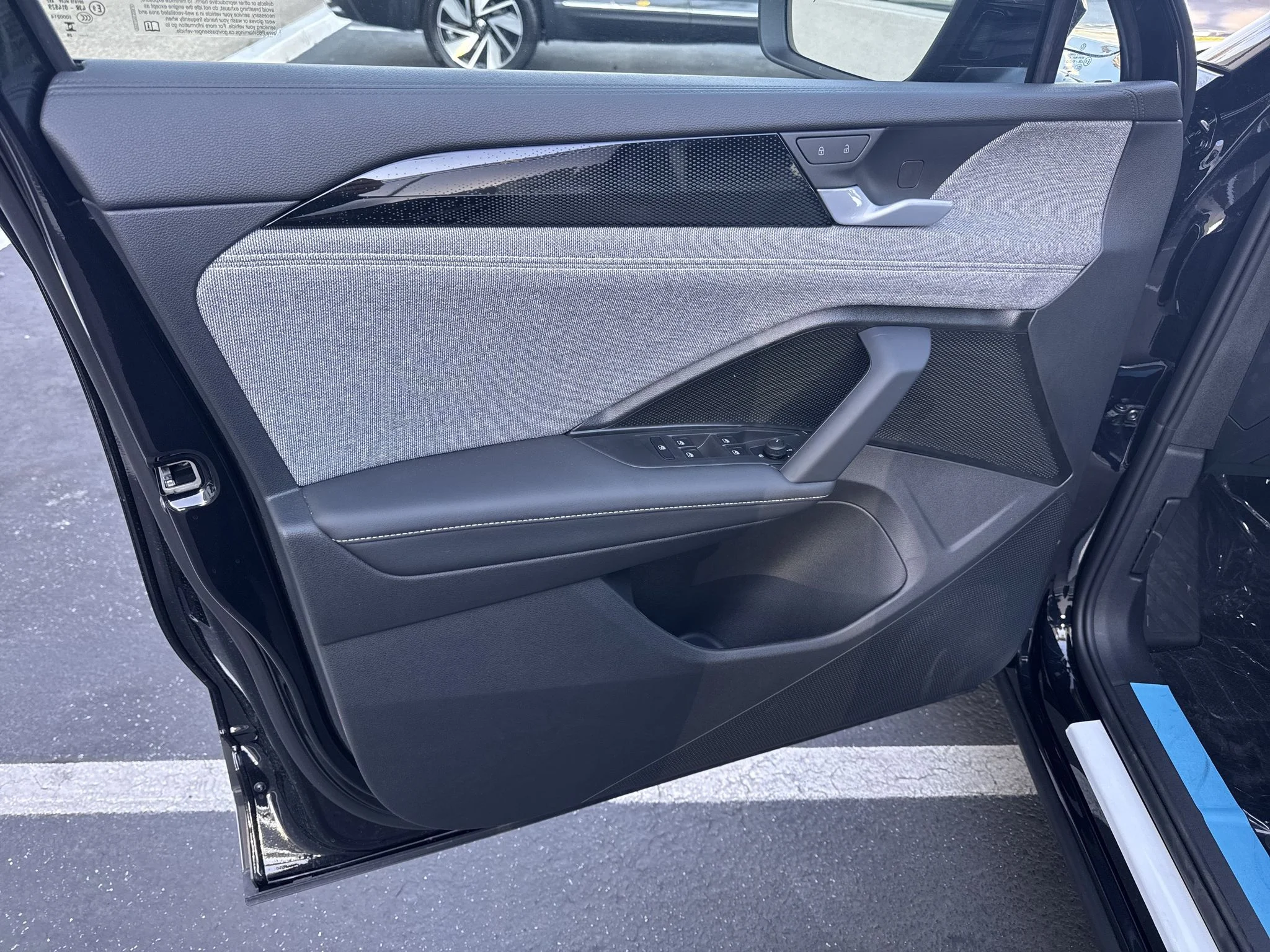 New 2026 Deep Black Pearl Volkswagen S image 11