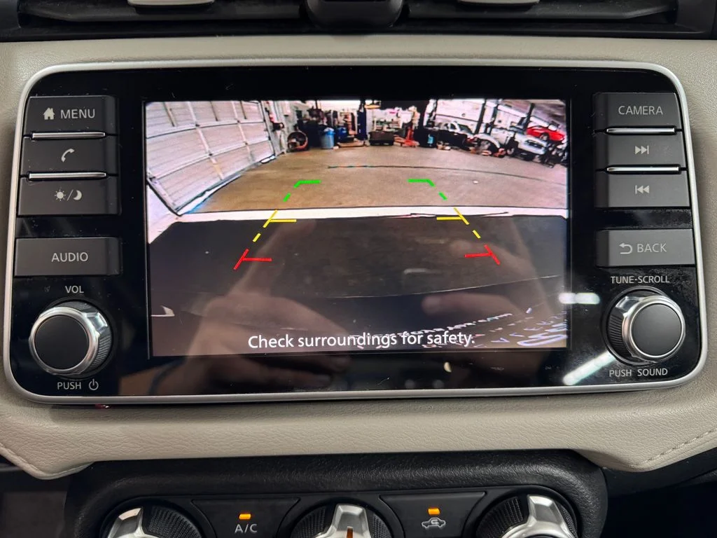Used 2021 Black Nissan 1.6 SV image 21