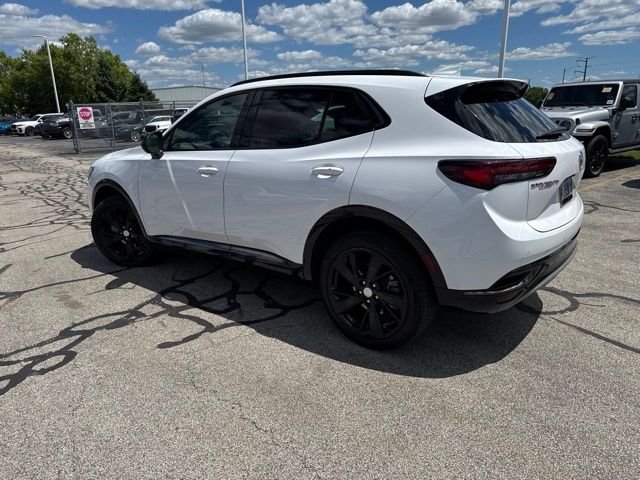 Used 2021 White Buick Preferred image 5