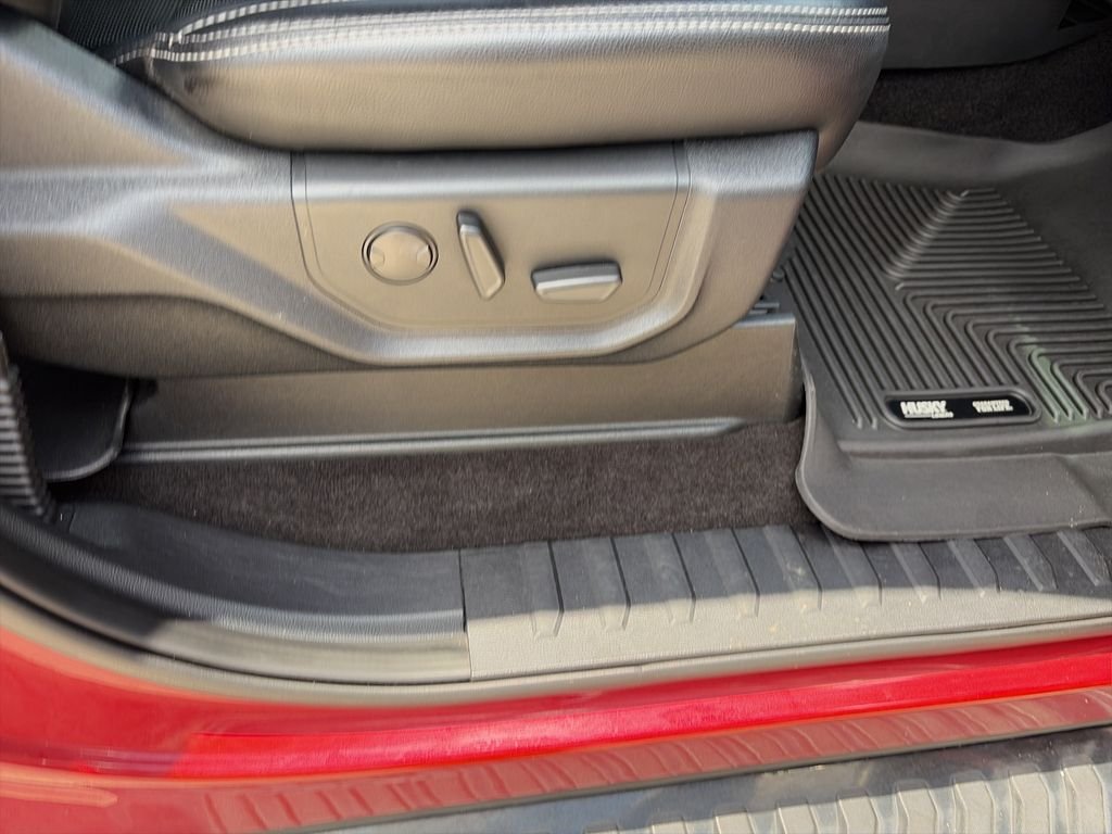 Used 2020 Red Ford Lariat image 33