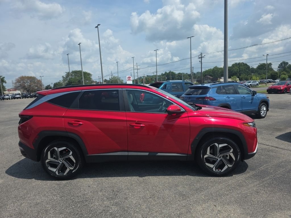 Used 2023 Red Hyundai SEL image 4