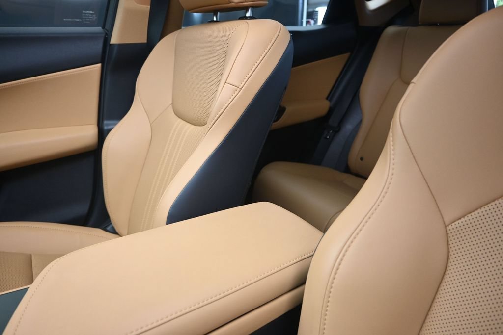 2025 Lexus NX 350 - Photo 14