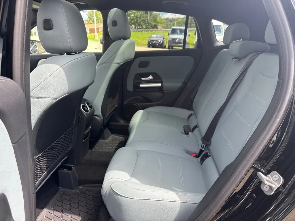 Used 2026 Black Mercedes-Benz GLA 250 image 23