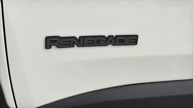 Used 2023 Alpine White Jeep Altitude image 37