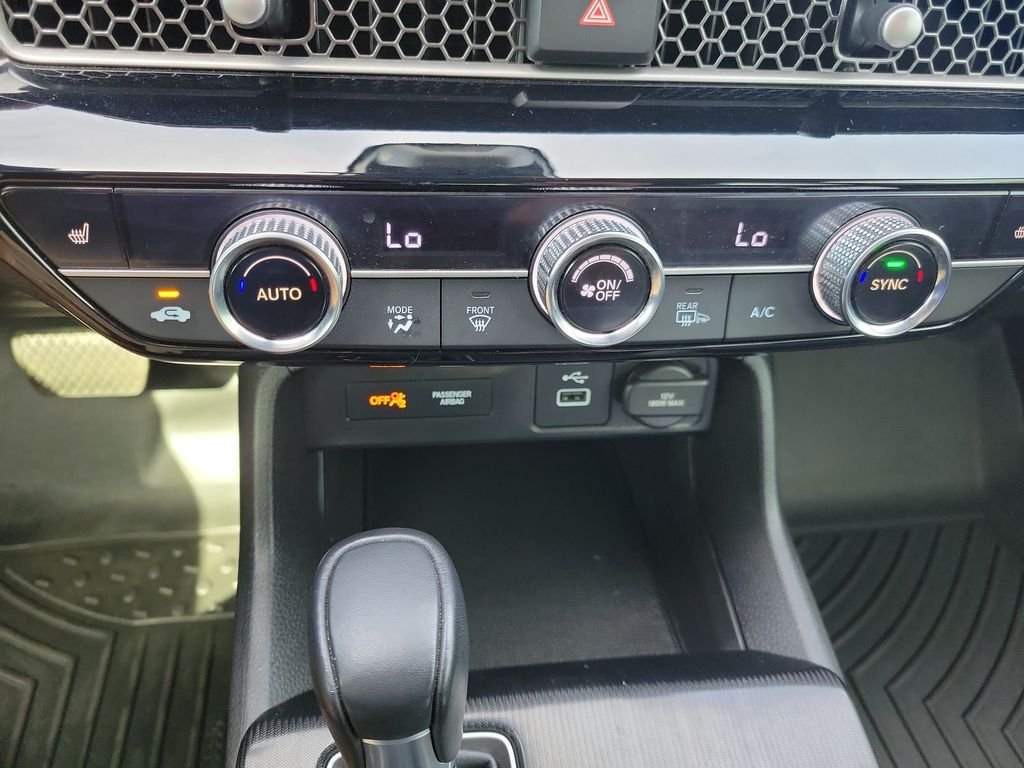 2022 Honda Civic Hatchback EX-L - Photo 32