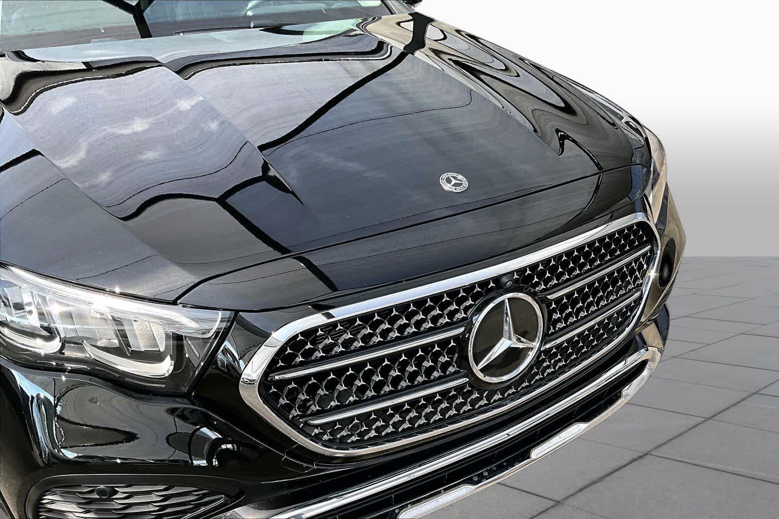 Certified Used 2025 Obsidian Black Metallic Mercedes-Benz E 450 image 29