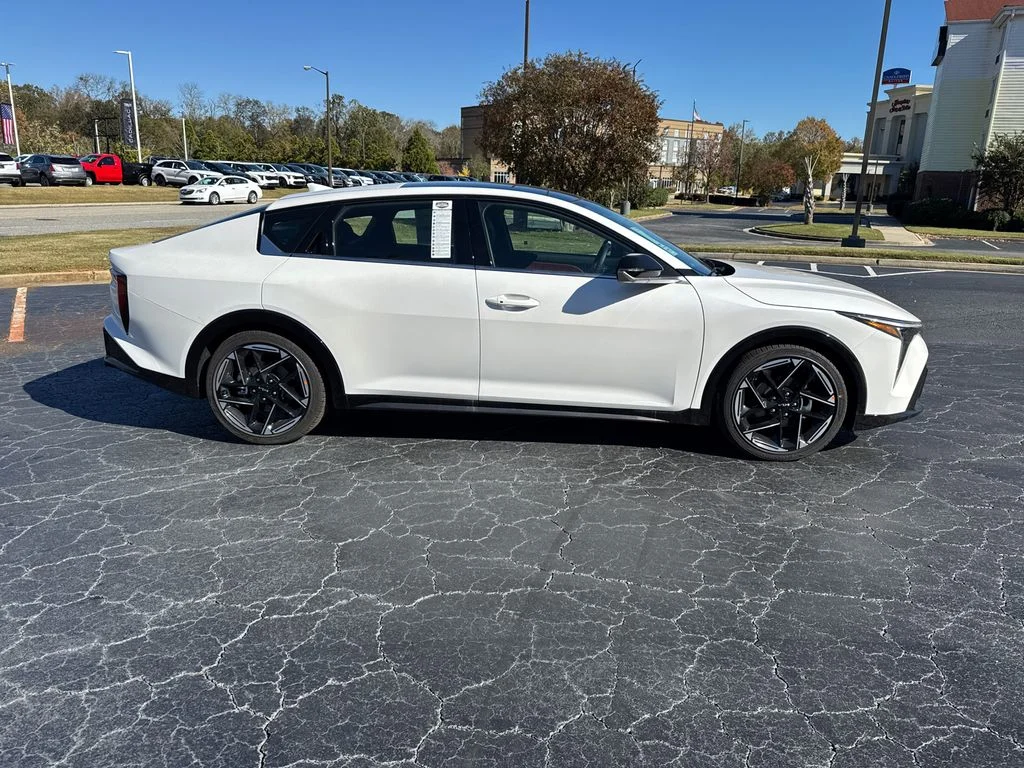 New 2025 White Kia GT-Line image 2