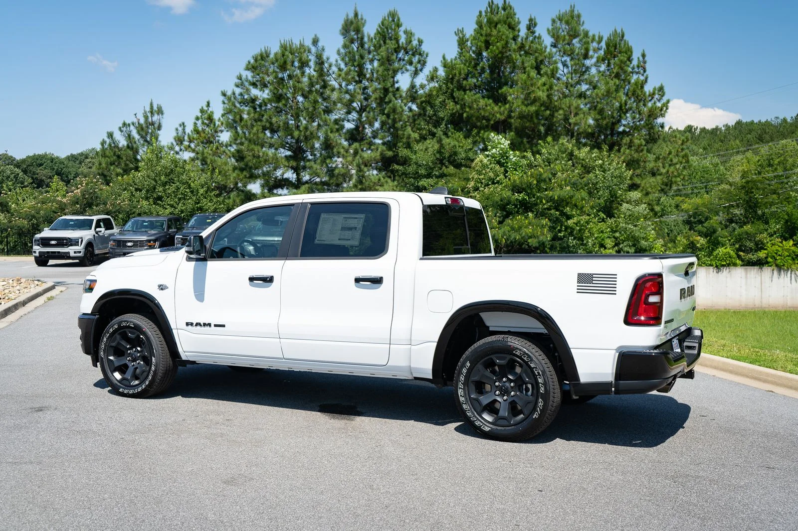 New 2026 Bright White Clear-Coat Exterior Paint RAM Big Horn/Lone Star image 7