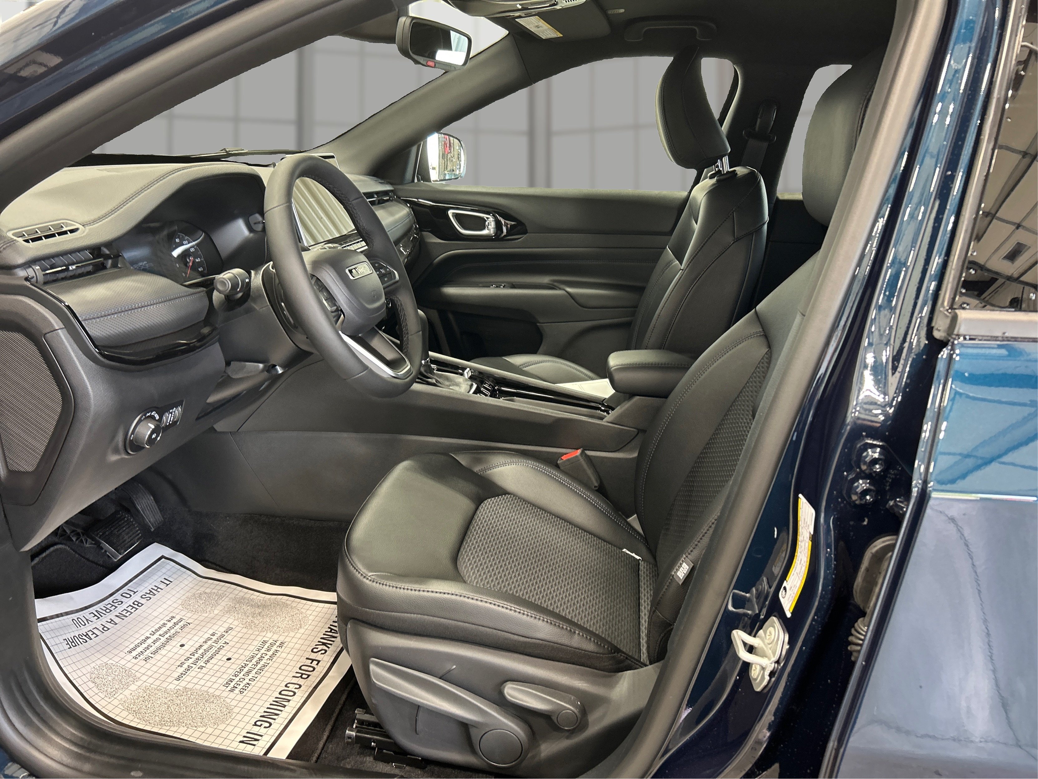 New 2026 Fathom Blue Pearl Coat Jeep Latitude image 9