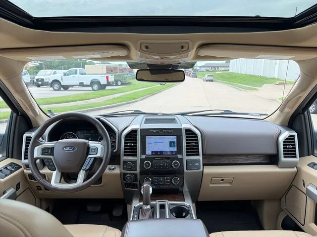 Used 2019 White Ford Lariat image 29