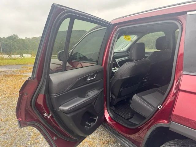 Used 2023 Red Jeep Laredo image 13