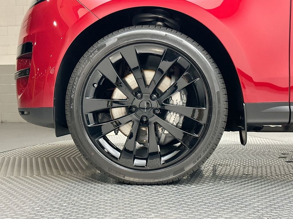New 2026 Firenze Red Land Rover SE image 5