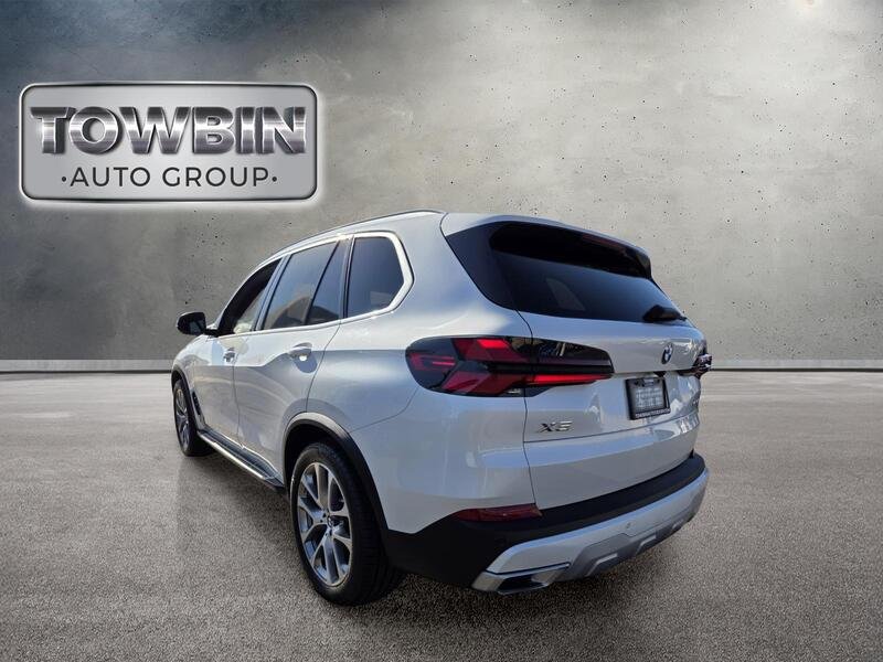 Used 2025 White BMW xDrive40i image 7