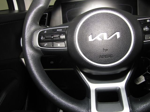 Used 2023 Snow White Pearl Kia LX image 5