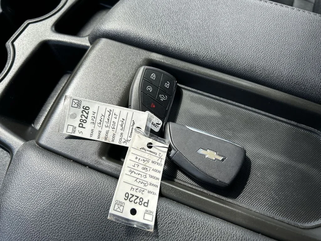 Used 2024 White Chevrolet LT image 22