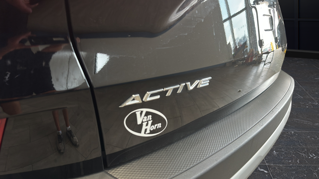 Used 2024 Agate Black Metallic Ford Active image 36