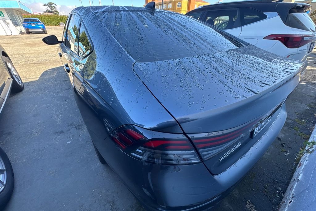 Used 2025 Gray Honda SE image 6