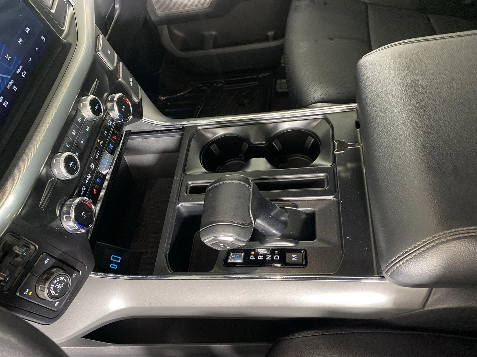 Used 2024 Blue Ford LARIAT image 24