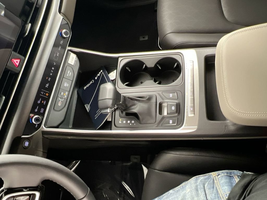 New 2026 Aurora Black Pearl Kia LXS image 25