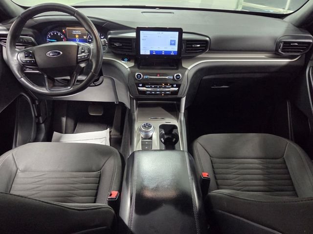 Used 2020 Silver Ford XLT image 9