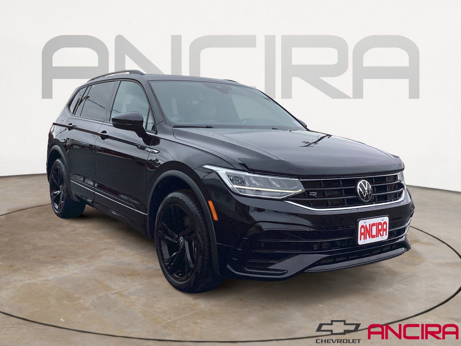 2023 Volkswagen Tiguan 2.0T SE R-Line Black's photo