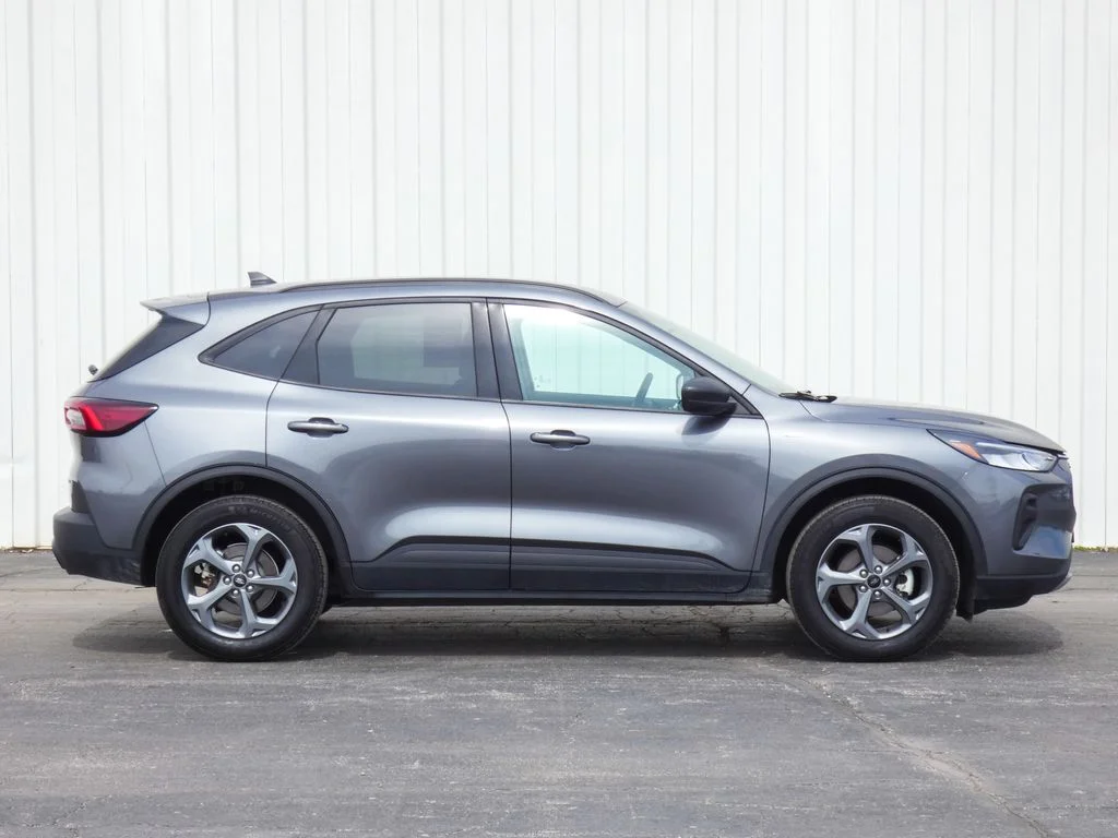 Used 2025 Ford Escape ST-Line with VIN 1FMCU9MN8SUA85236 for sale in Kansas City