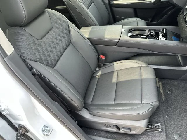 New 2026 Everest White Pearl TriCoat Nissan Platinum image 28