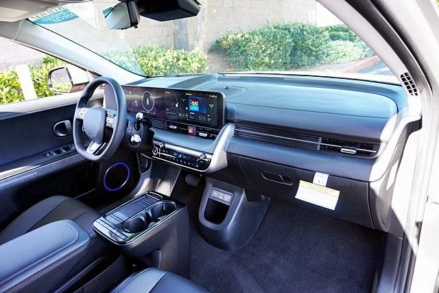 Used 2026 Gold Hyundai Limited image 9