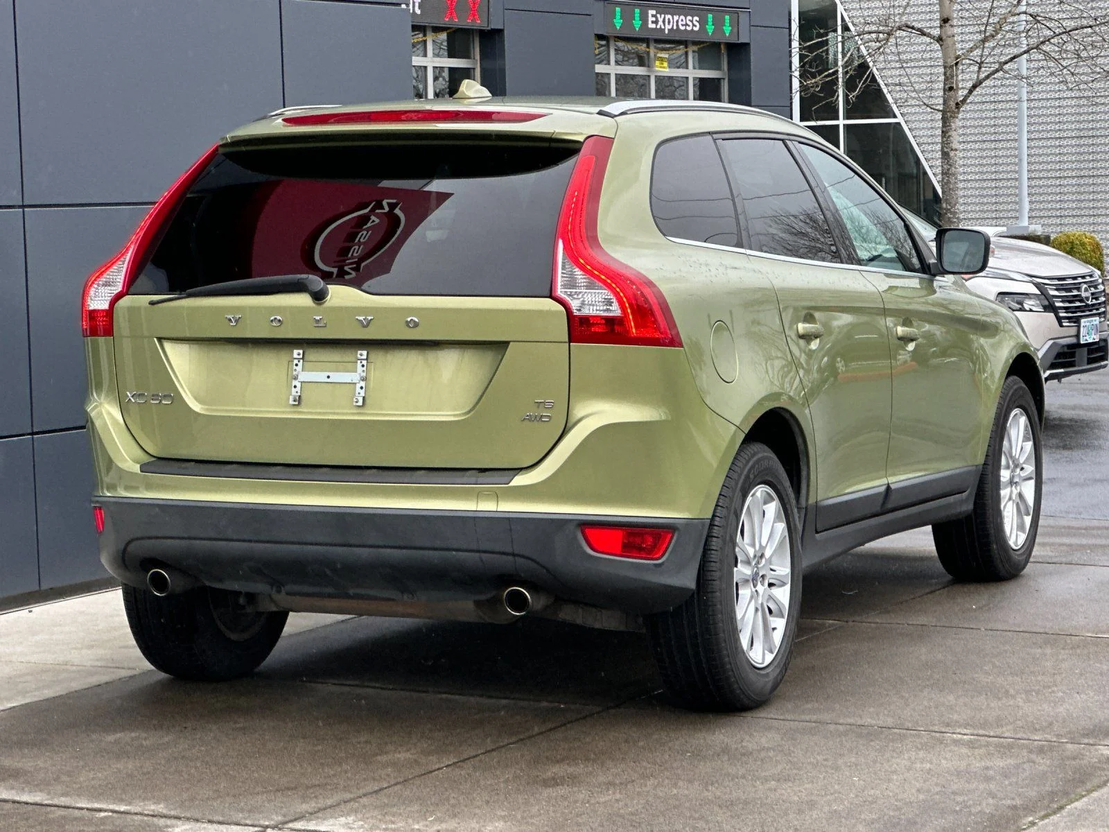 Used 2010 Lime Grass Green Volvo T6 image 3