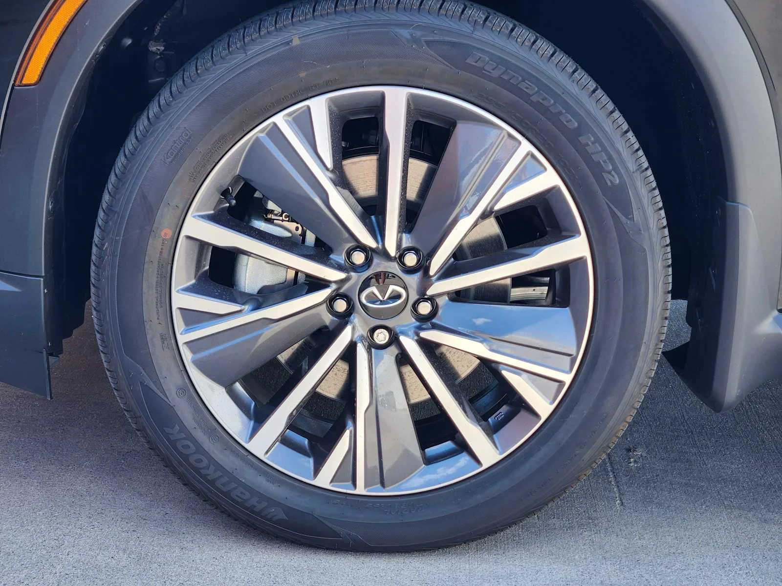 New 2027 MINERAL BLACK INFINITI Luxe AWD image 7