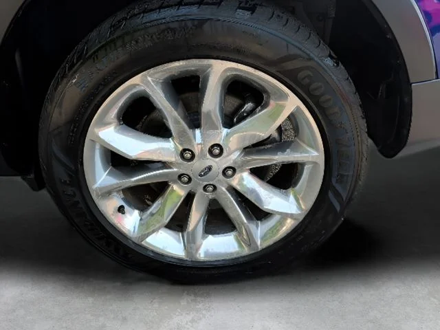 Used 2014 Blue Ford XLT image 9