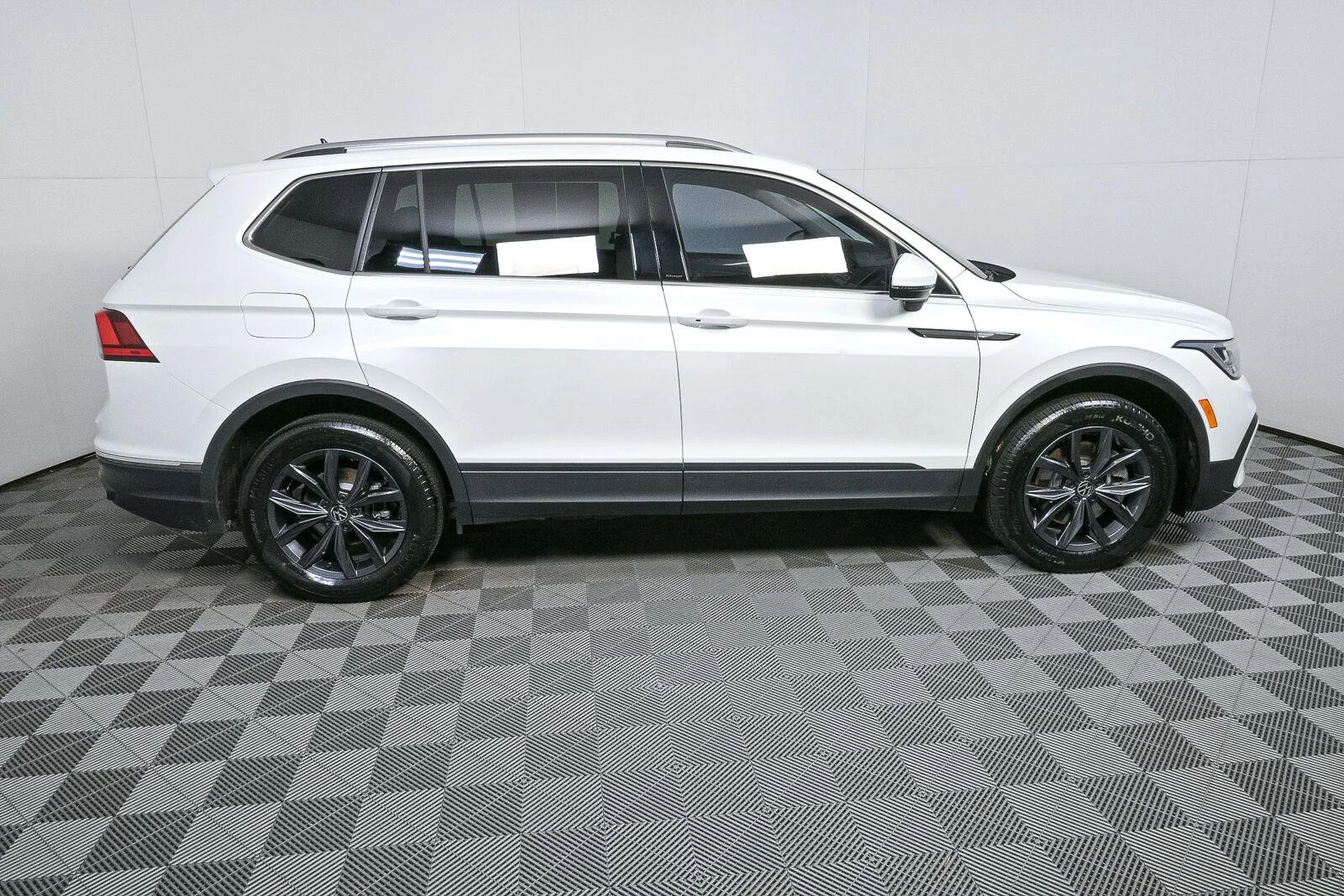 Certified Used 2023 Opal White Pearl Volkswagen SE image 8