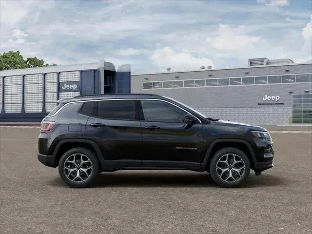 New 2026 Diamond Black Crystal Pearl-Coat Exterior Paint Jeep Limited image 12