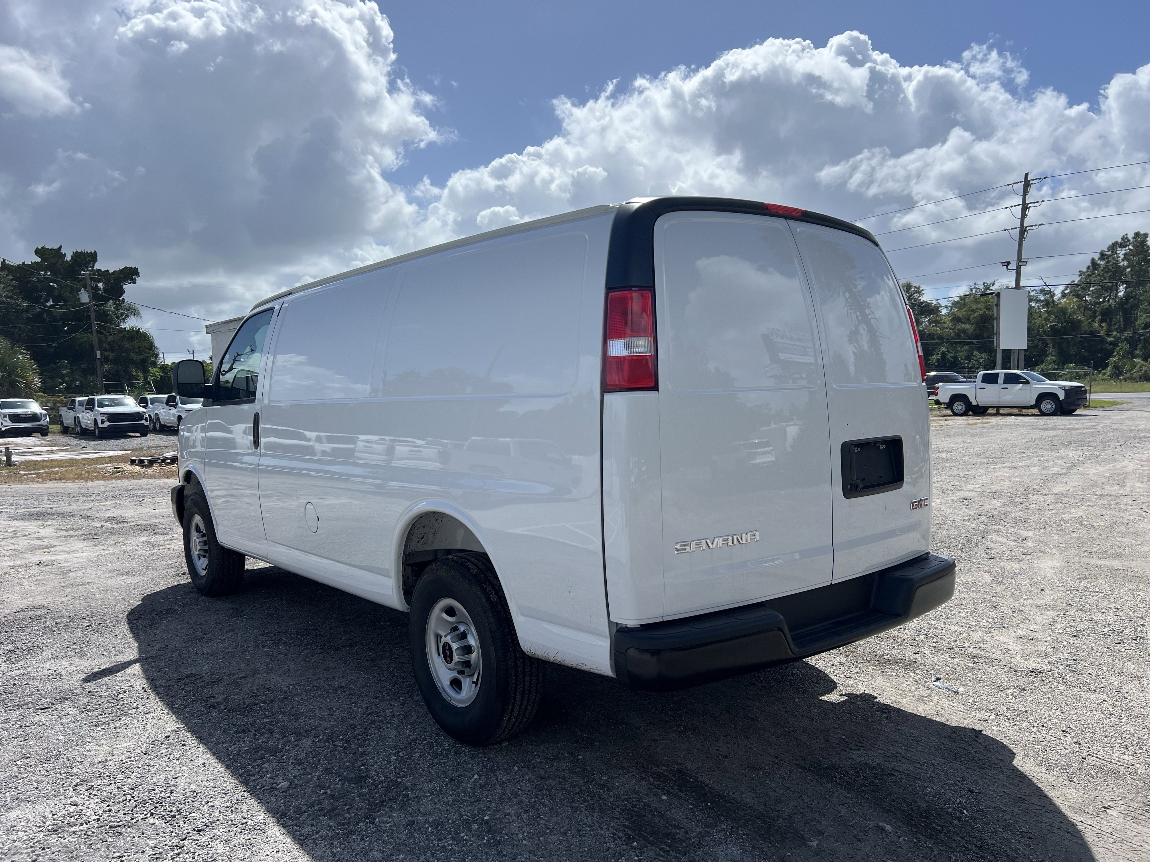 New 2025 Summit White GMC Work Van image 3