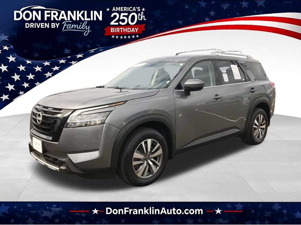Used 2023 Gray Nissan SL image 1