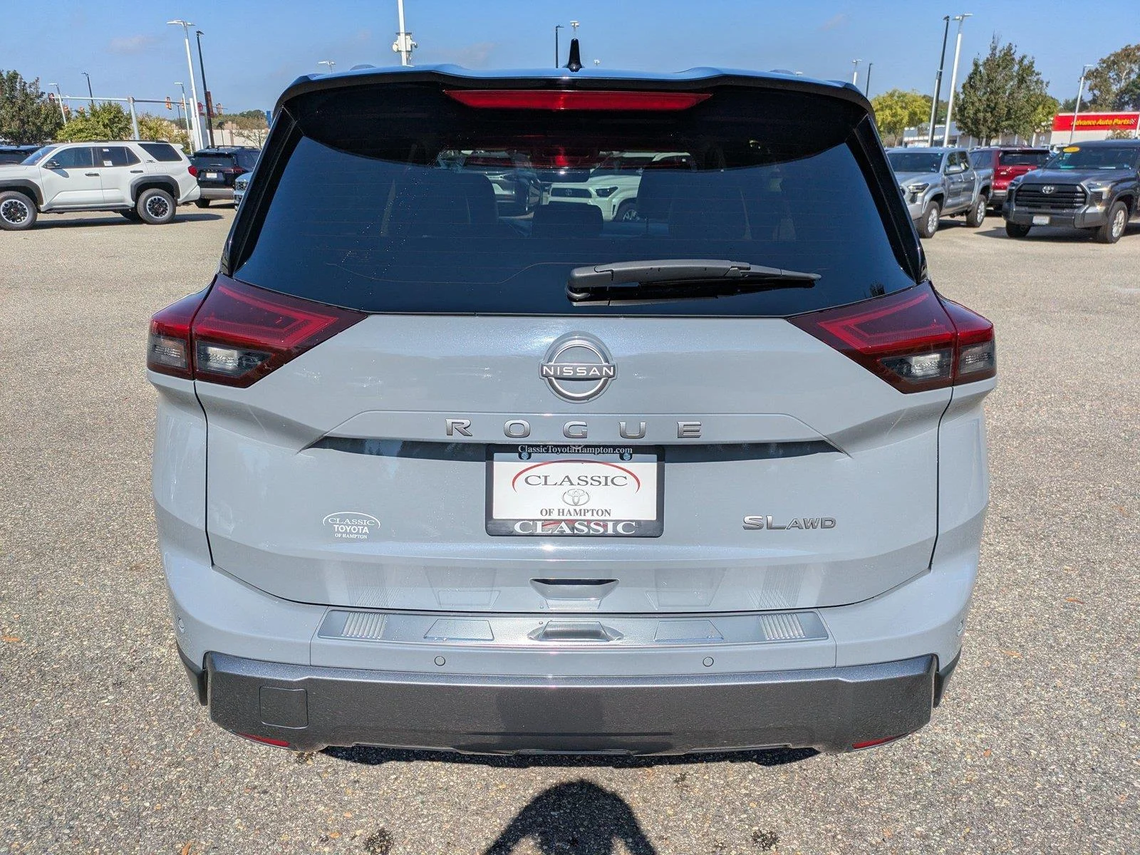 Used 2024 Boulder Gray Pearl/Super Black Nissan SL image 5