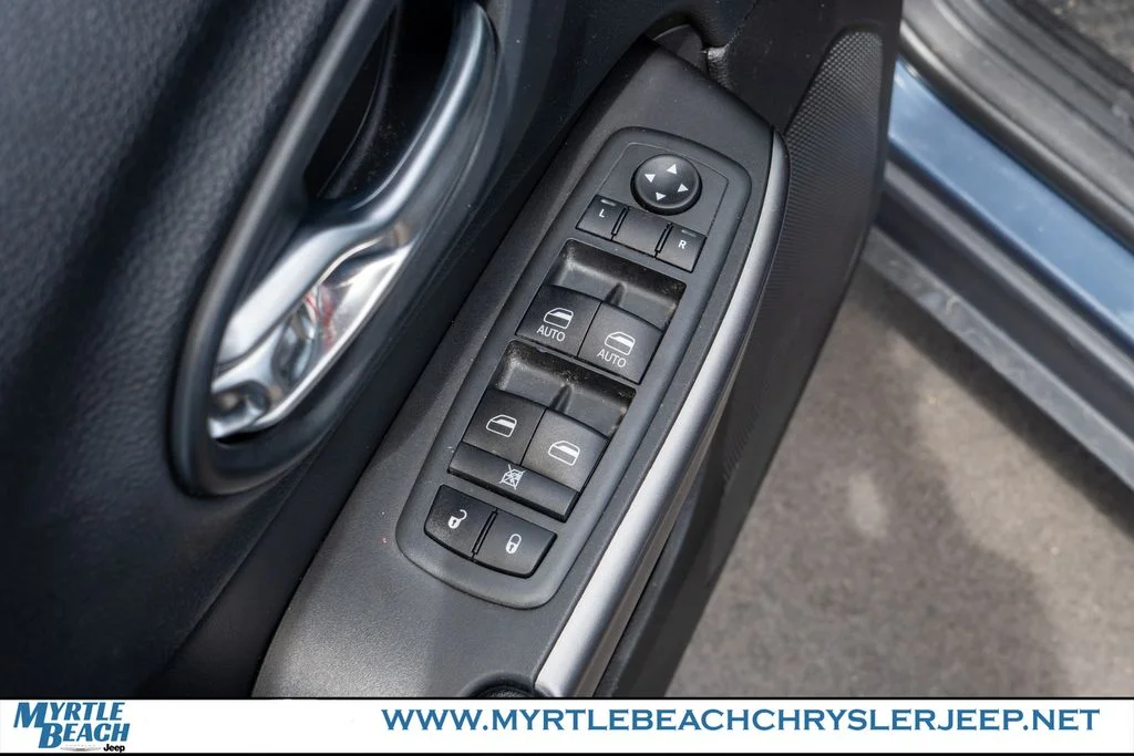 Used 2020 Slate Blue Jeep Latitude Plus image 16