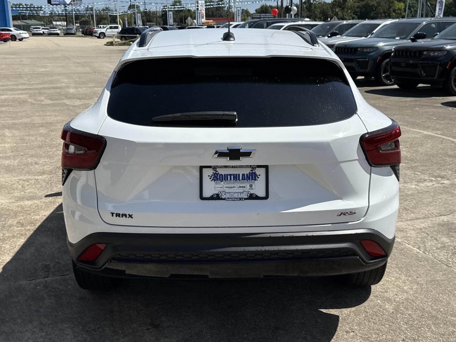 Used 2024 Summit White Chevrolet 2RS image 6