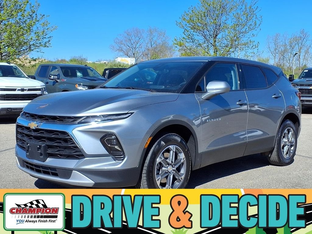 Used 2025 Gray Chevrolet LT image 1