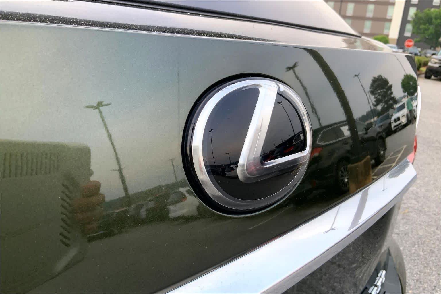 Used 2022 Nori Green Pearl Lexus  image 43