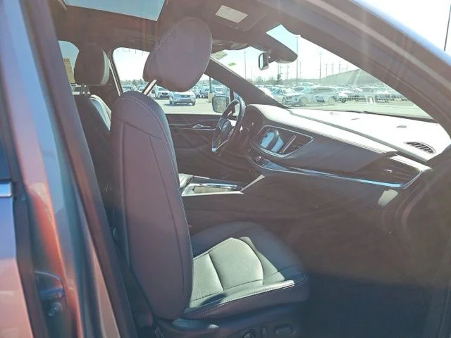 Used 2023  Buick Essence image 19